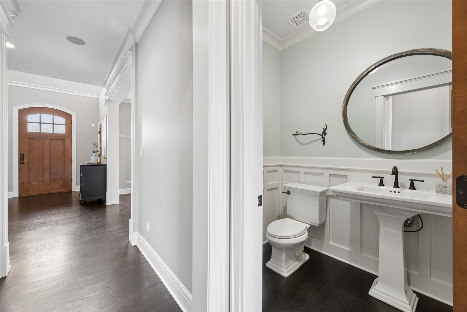 521 River Ridge Drive St. Charles, IL 60175 - Photo 13 of 46 a en suite bathroom with a toilet a sink and a mirror