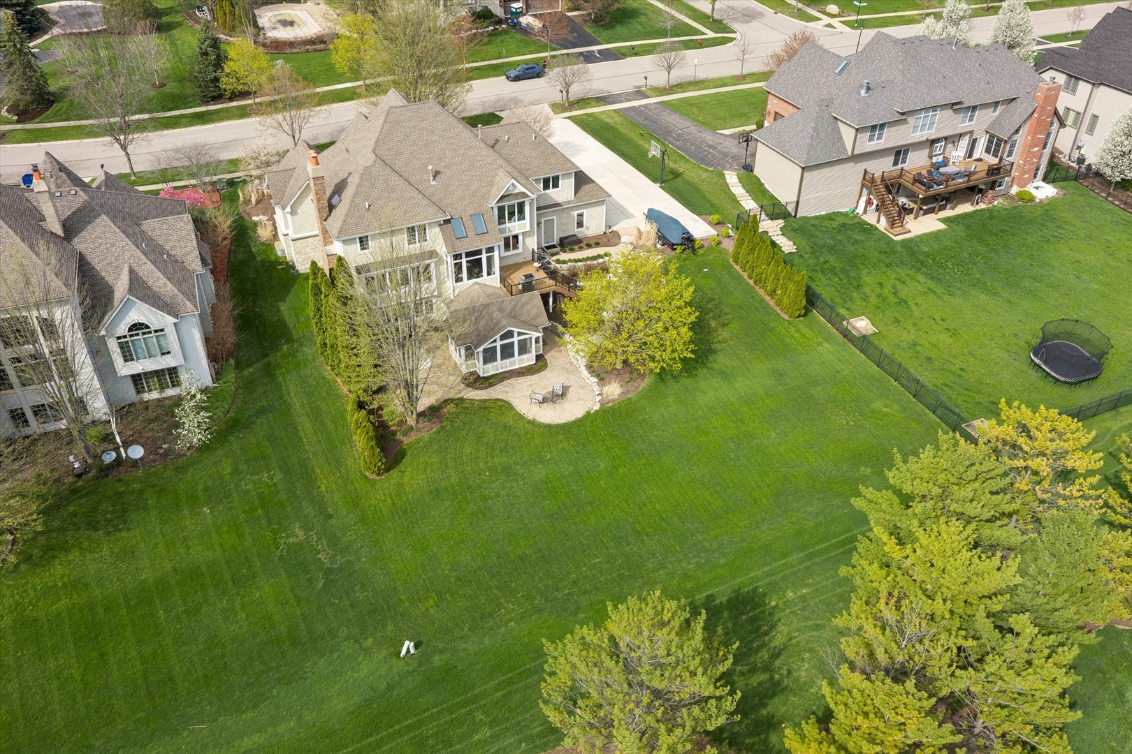 521 River Ridge Drive St. Charles, IL 60175 - Photo 38 of 46 an aerial view of a house with a yard