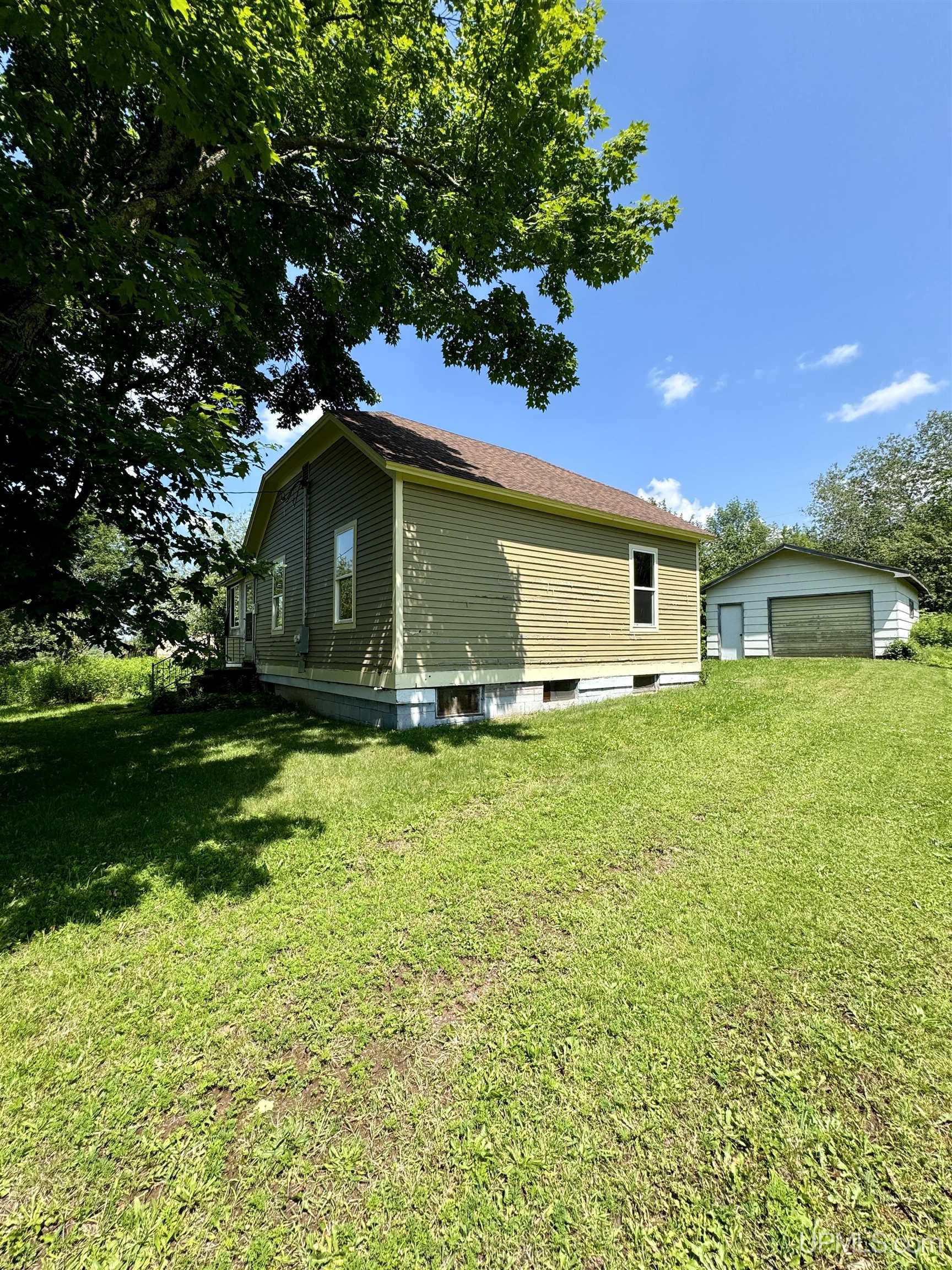 1507 Spring Street Bessemer, MI 49911 - Photo 2 of 12 Gallery Image 2