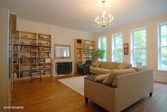 1436 North Astor Street Chicago, IL 60610 - Photo 4 of 14