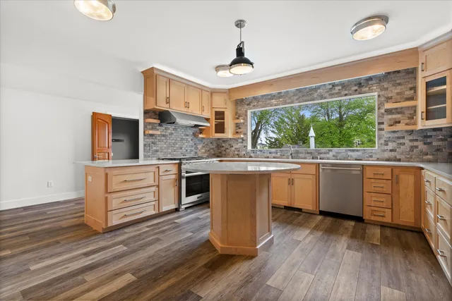 $1,370,000 | 6600 North Ballard Road, Appleton, WI 54913