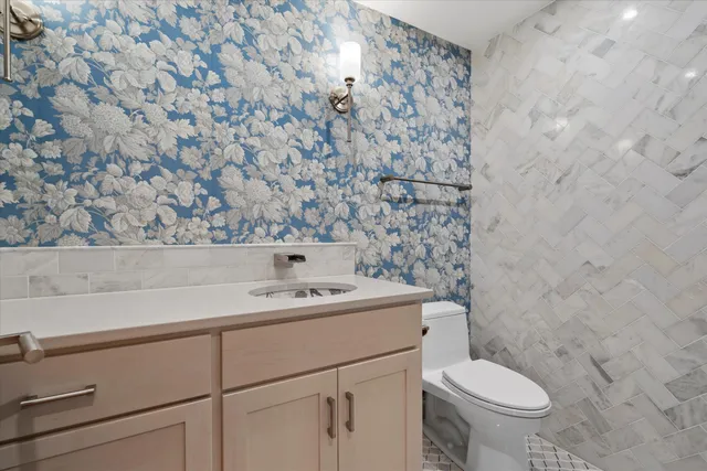 $1,370,000 | 6600 North Ballard Road, Appleton, WI 54913