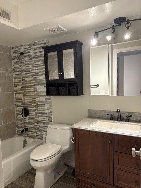 500 Timber Ridge Drive, Unit 304C Carol Stream, IL 60188 - Photo 16 of 25 Gallery Image 16