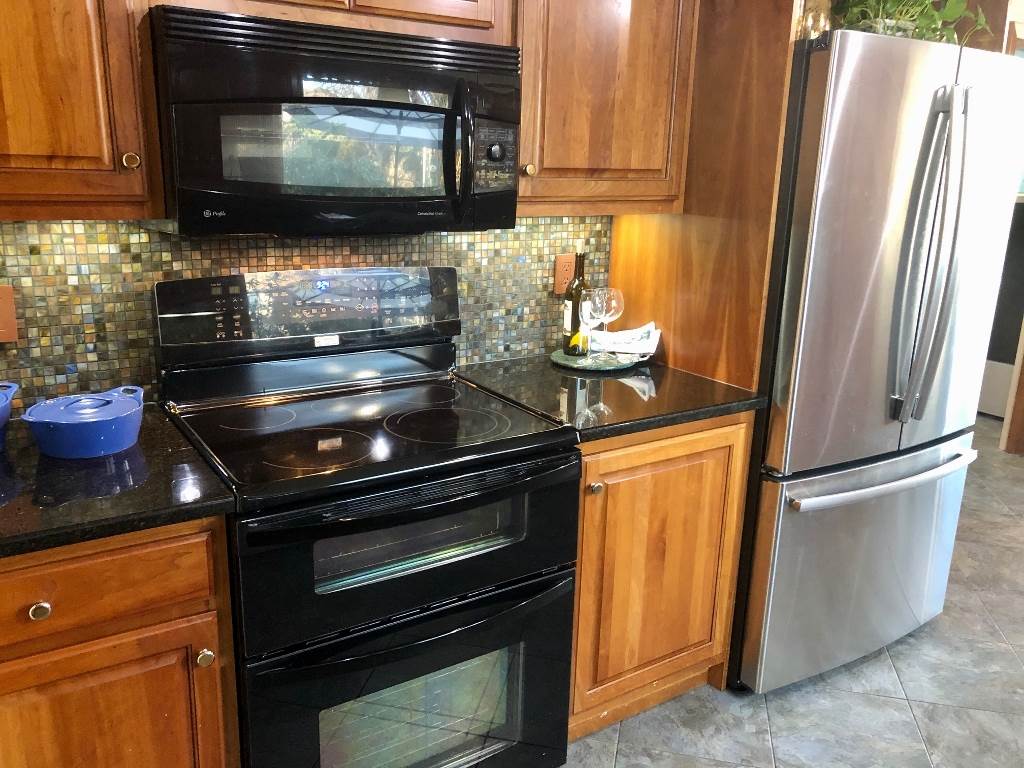 88 Oakwood Road Huntington, WV 25701 - Photo 11 of 32 Gallery Image 11