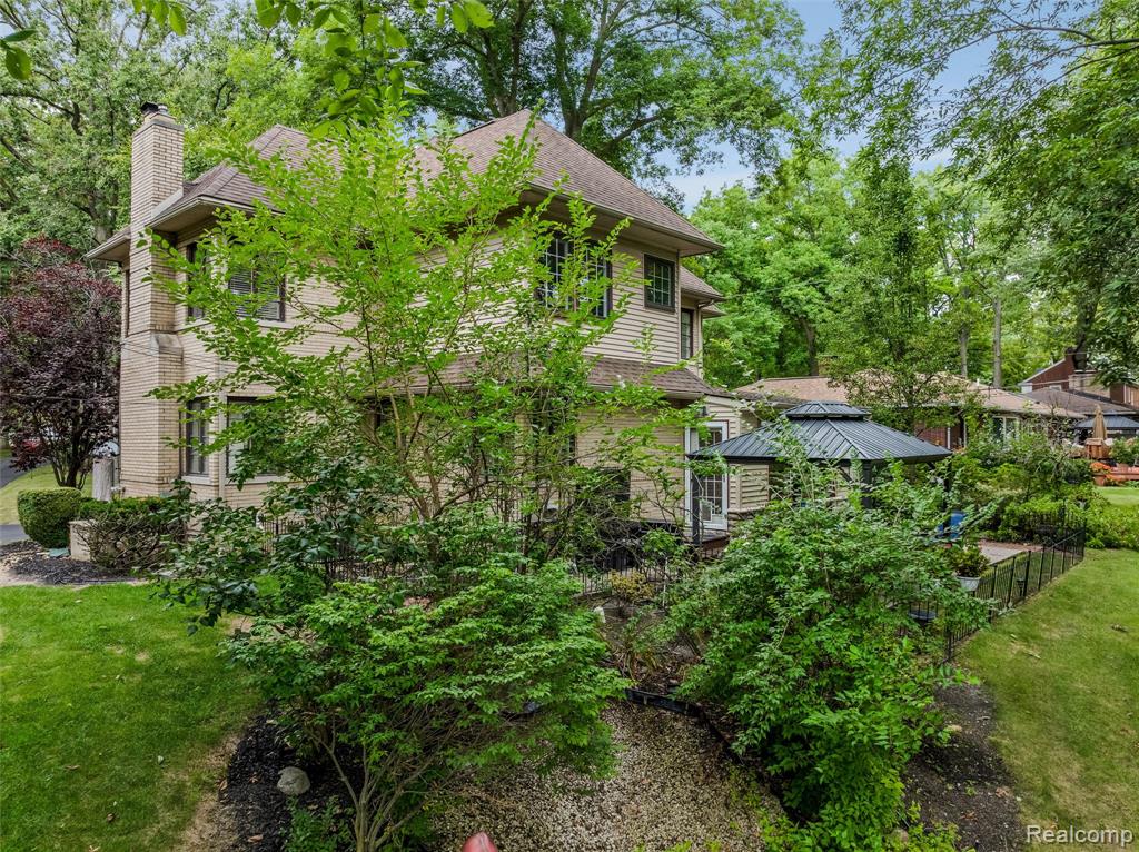 21071 Thorofare Road Grosse Ile, MI 48138 - Photo 18 of 23
