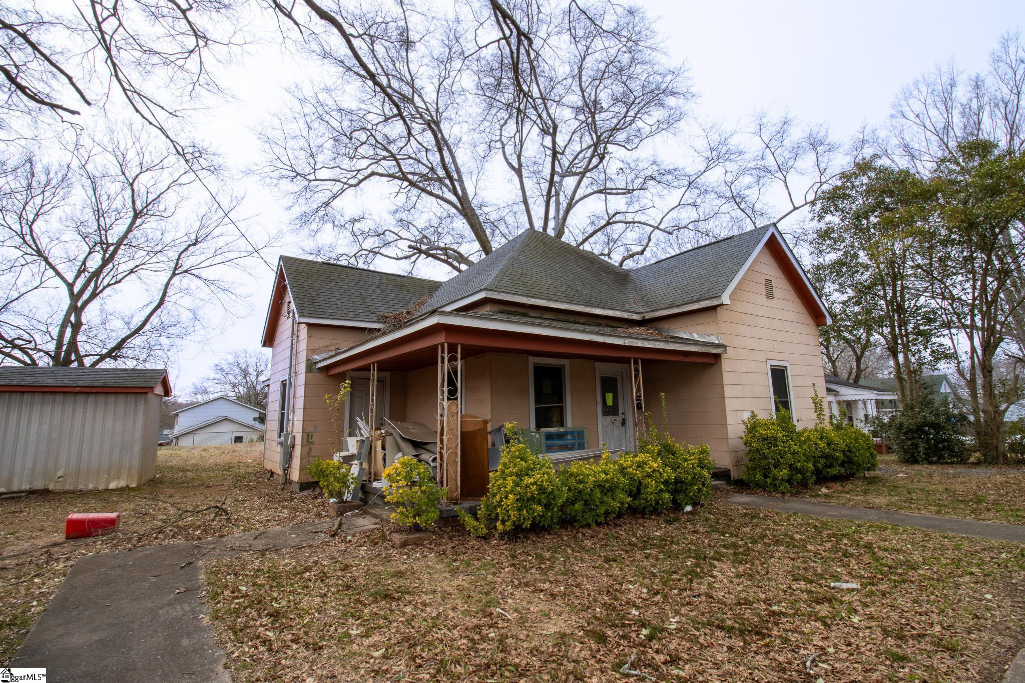 607 Holmes Street Gaffney, SC 29341 - Photo 2 of 18