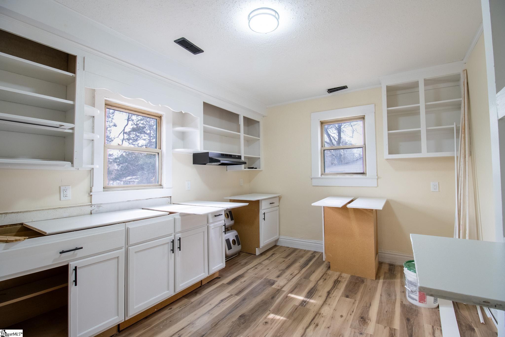 607 Holmes Street Gaffney, SC 29341 - Photo 5 of 18