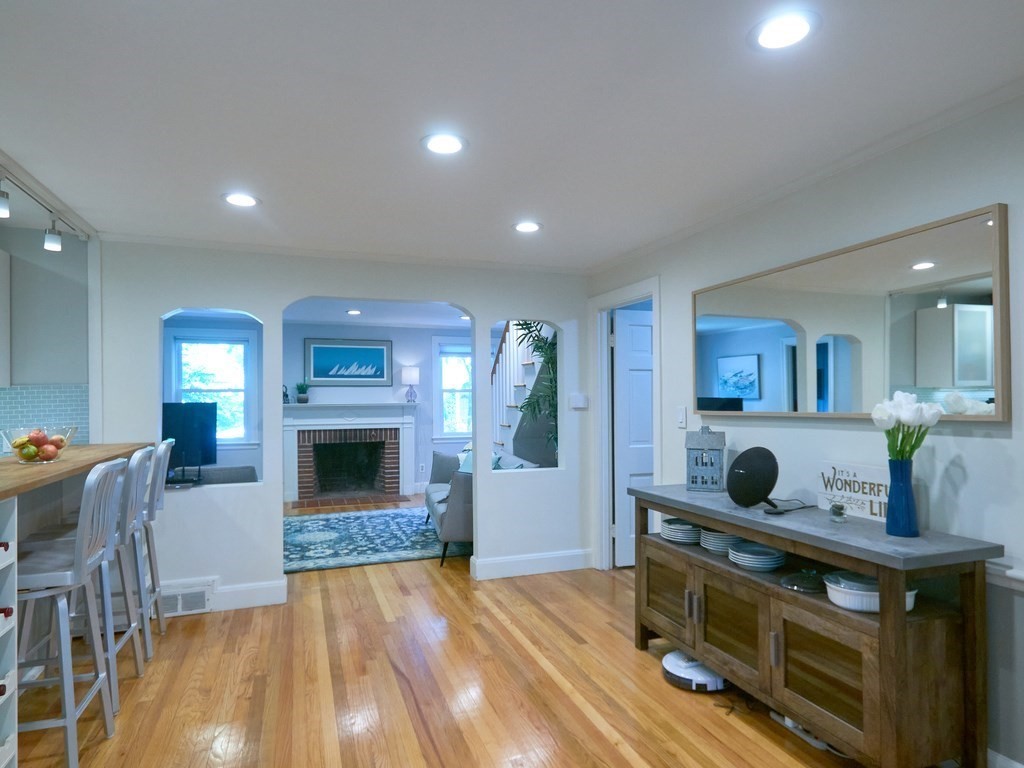 84 Roundwood Road Newton, MA 02464 - Photo 7 of 31 Gallery Image 7