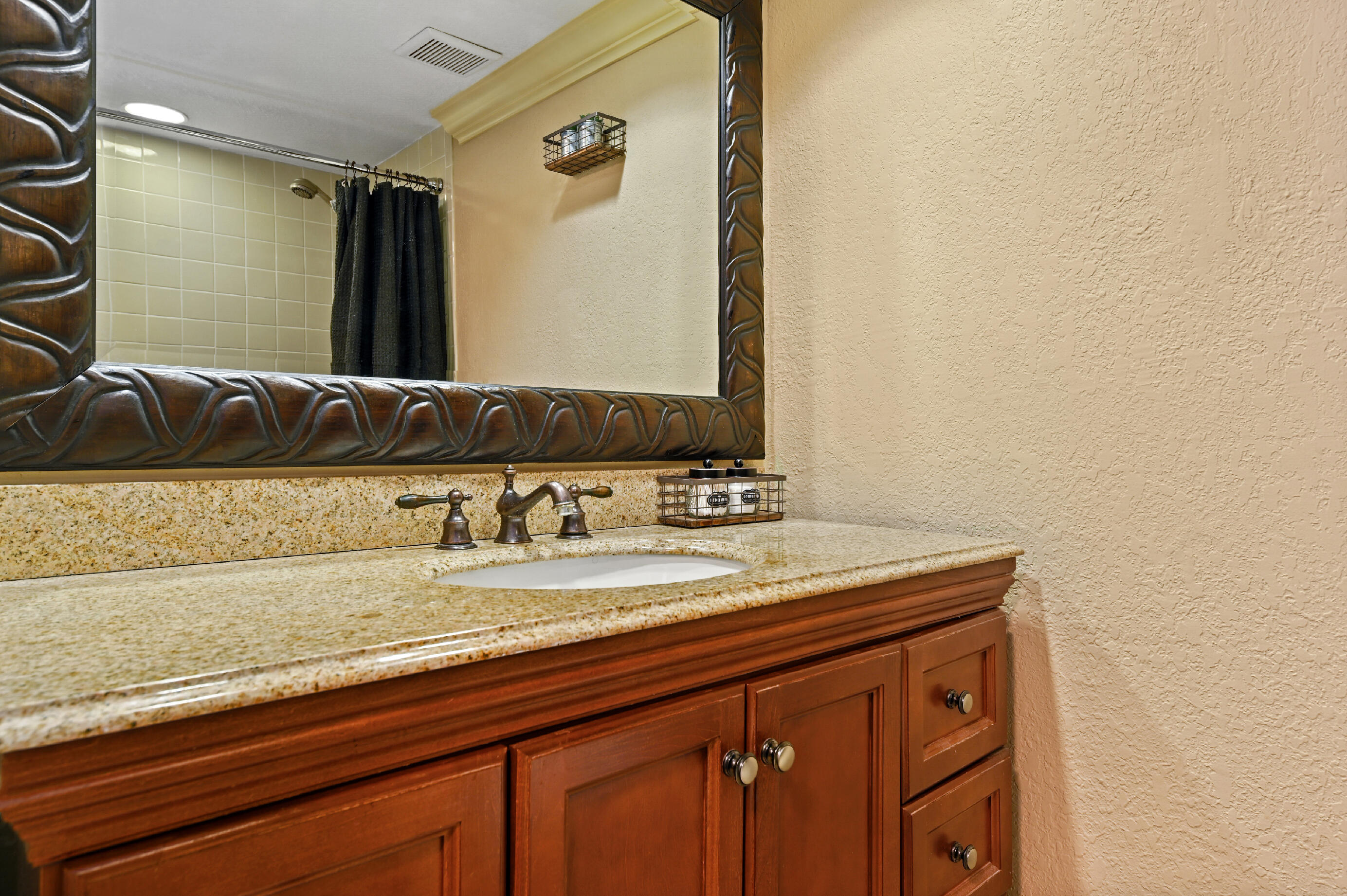 1600 Dover Road, Unit 215B Delray Beach, FL 33445 - Photo 8 of 13 Primary Bathroom