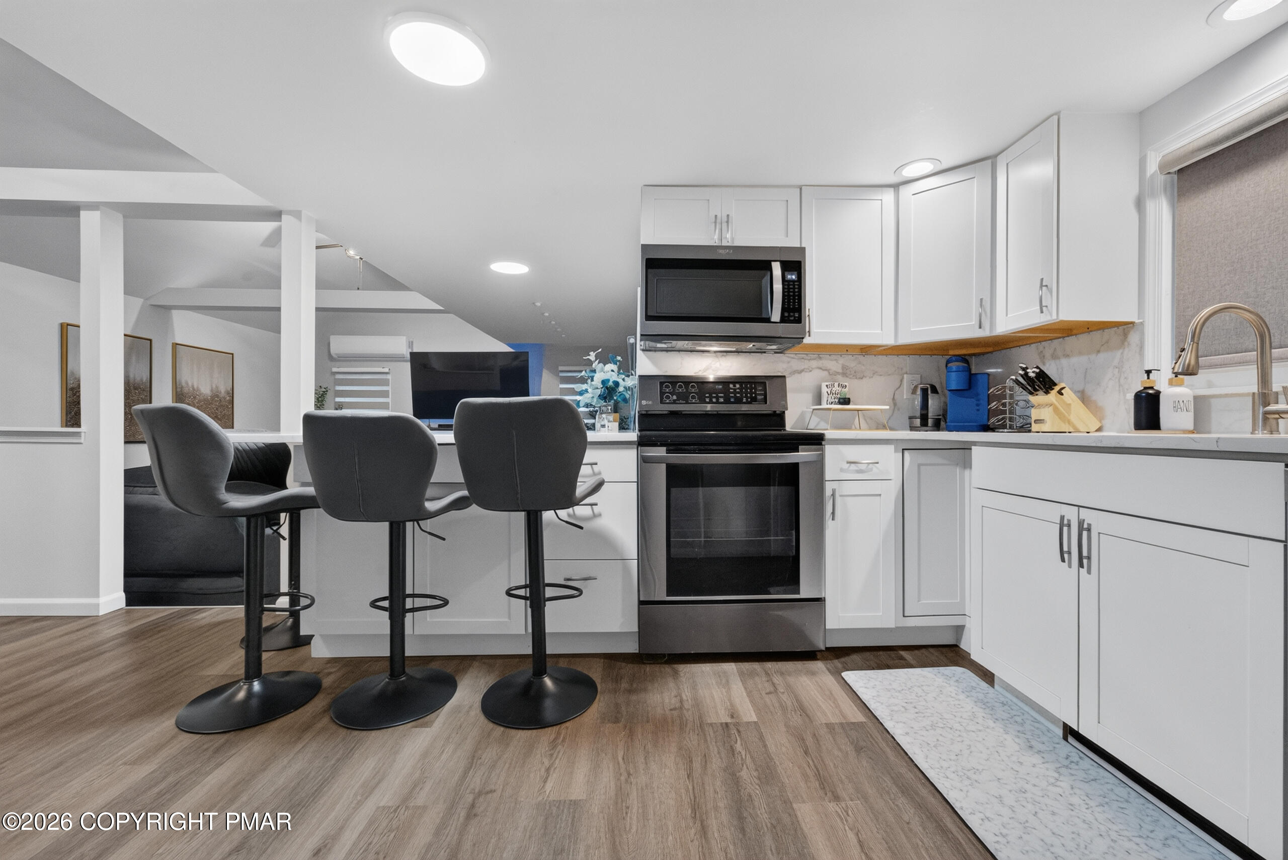 457 Mountain Road Albrightsville, PA 18210 - Photo 15 of 46 Kitchen Breakfast Bar