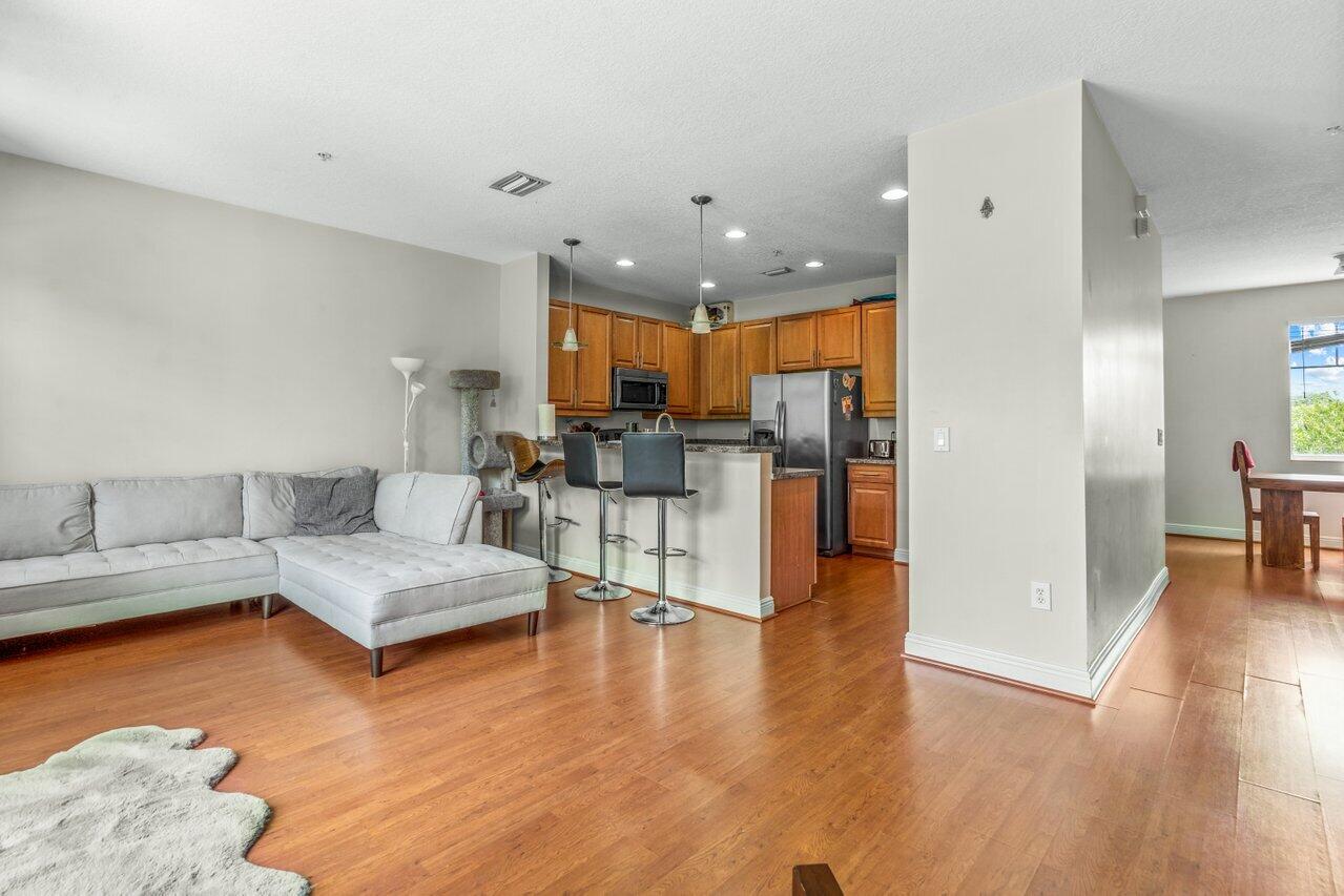 655 Northwest 38th Circle Boca Raton, FL 33431 - Photo 11 of 28 011-655Northwest38thCircle-BocaRaton-FL-