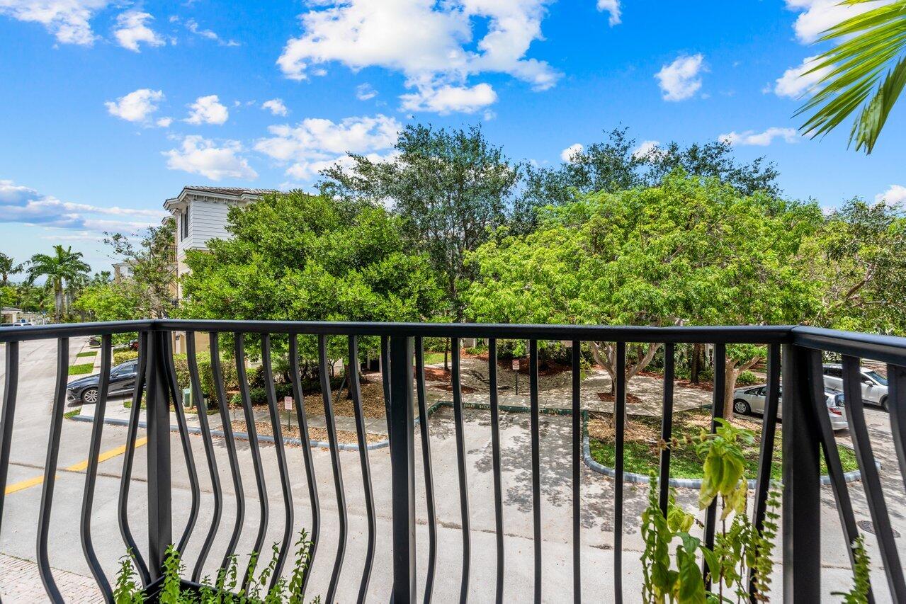 655 Northwest 38th Circle Boca Raton, FL 33431 - Photo 16 of 28 029-655Northwest38thCircle-BocaRaton-FL-