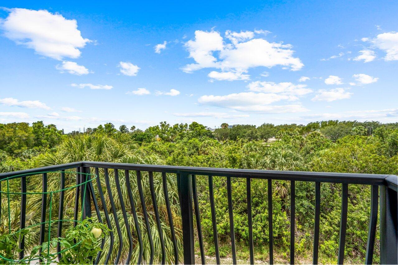 655 Northwest 38th Circle Boca Raton, FL 33431 - Photo 22 of 28 021-655Northwest38thCircle-BocaRaton-FL-