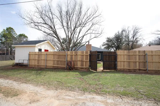 $459,900 | 103 Chaparral Drive, Graham, TX 76450