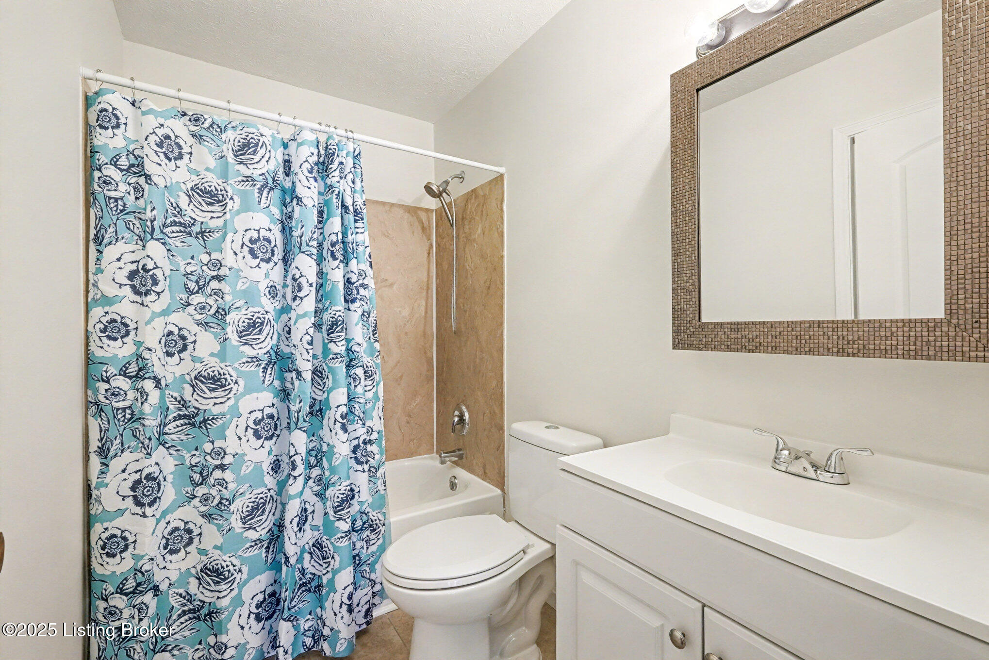 505 Piping Rock Road Brandenburg, KY 40108 - Photo 20 of 28 bathroom