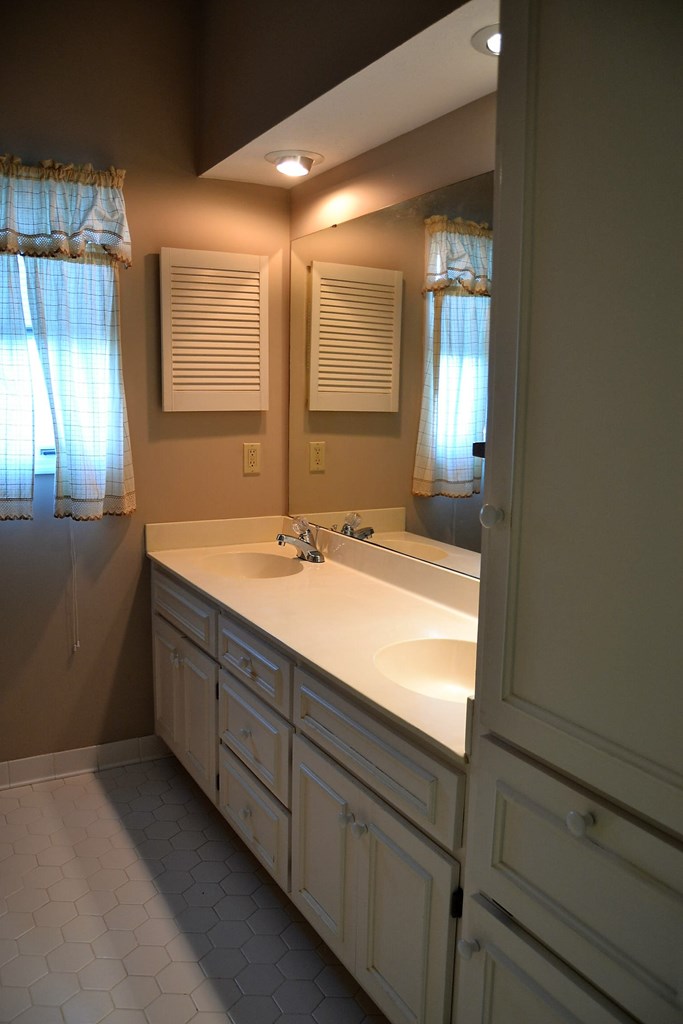 4151 Anglin Road, Unit 5A Columbus, GA 31907 - Photo 22 of 35 main bathroom view from doorway