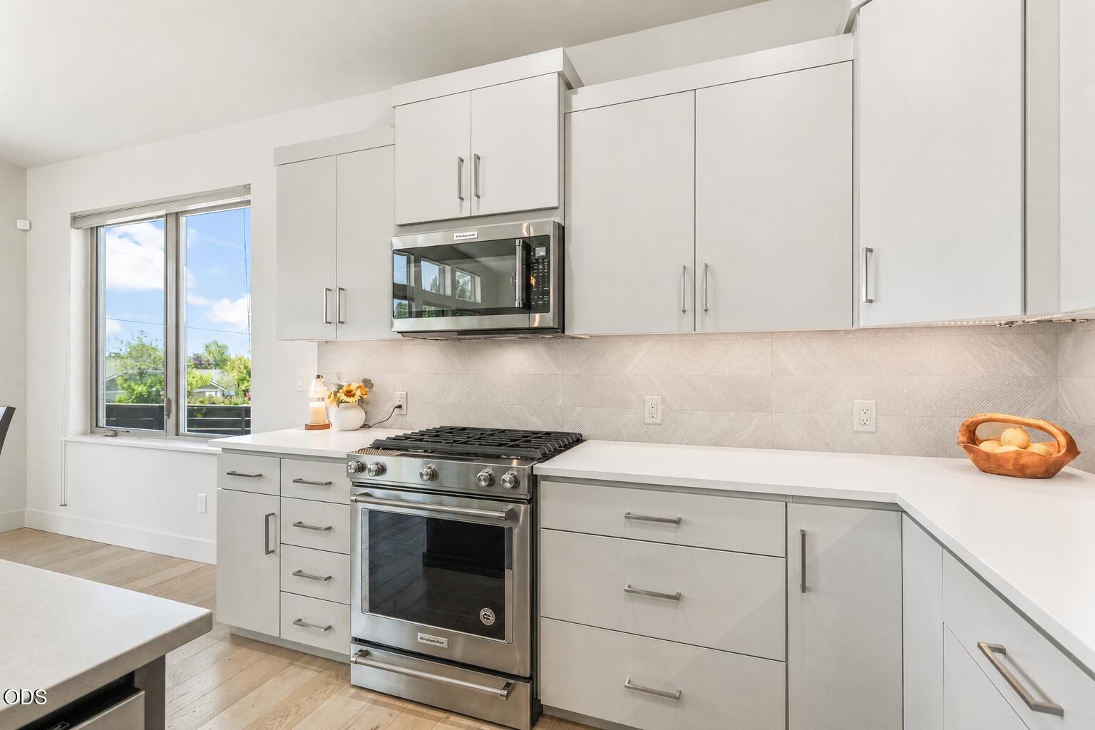 63177 Iner Loop Bend, OR 97701 - Photo 11 of 39