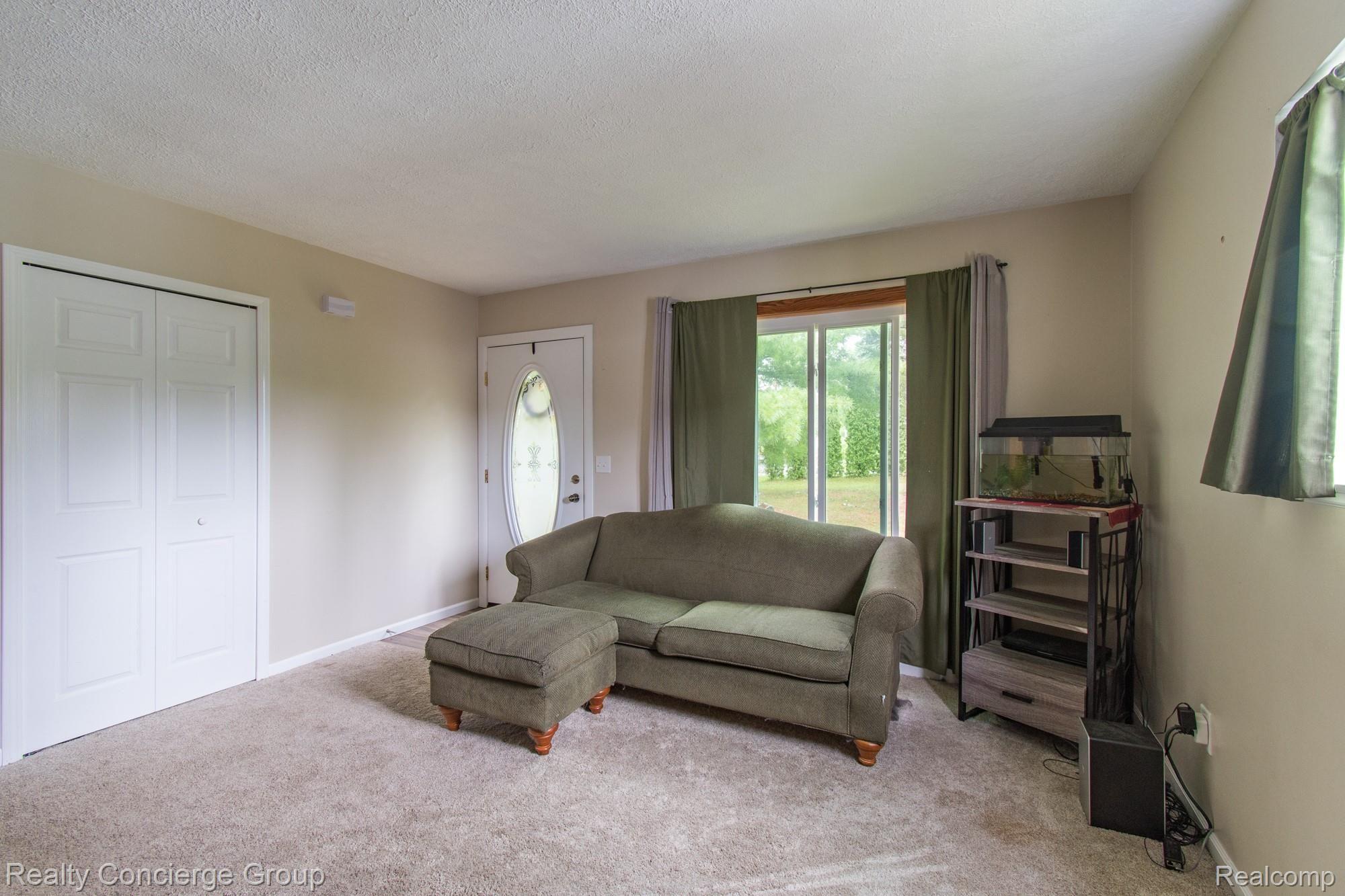 7533 Crofoot Road Fowlerville, MI 48836 - Photo 8 of 27 Crofoot-109.jpg