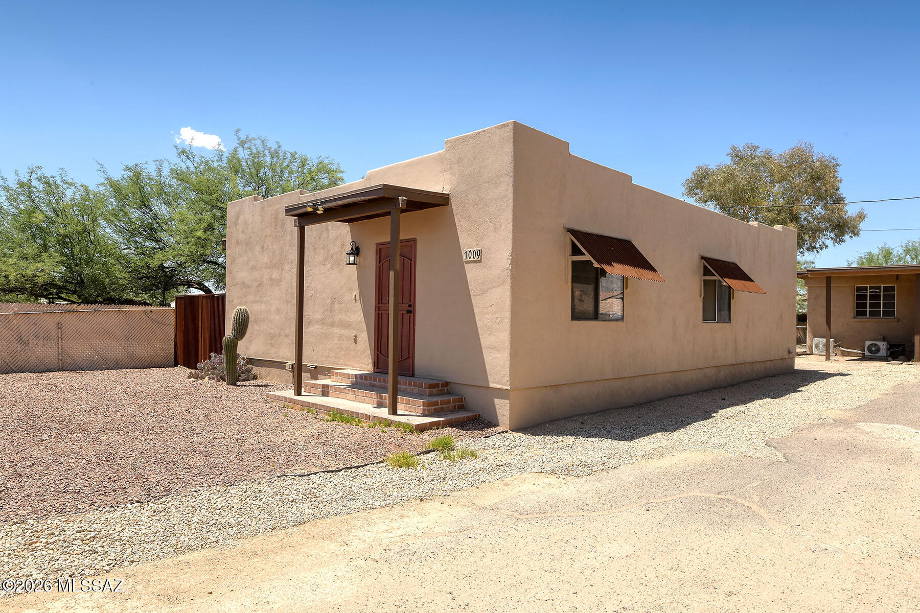 1009 East Halcyon Road Tucson, AZ 85719 - Photo 7 of 48 DSC_2193A