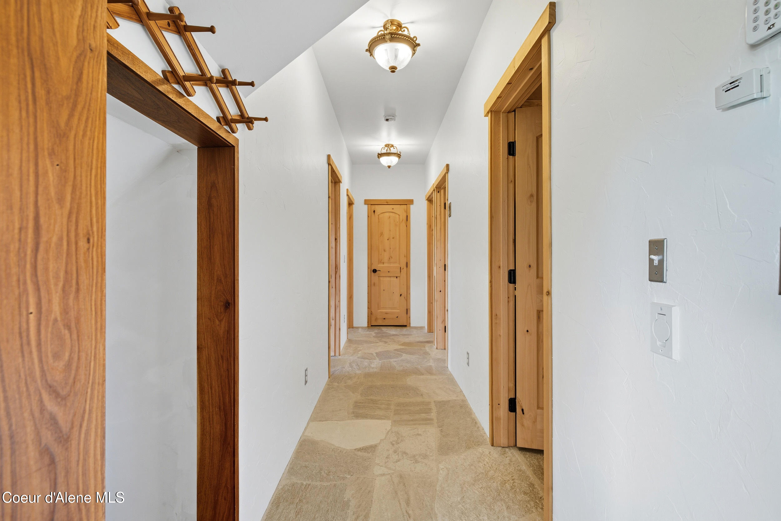76 Caseys Lane Sandpoint, ID 83864 - Photo 28 of 67 hallway
