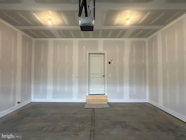 $323,575 | 121 Magnolia Drive, Middletown, PA 17057