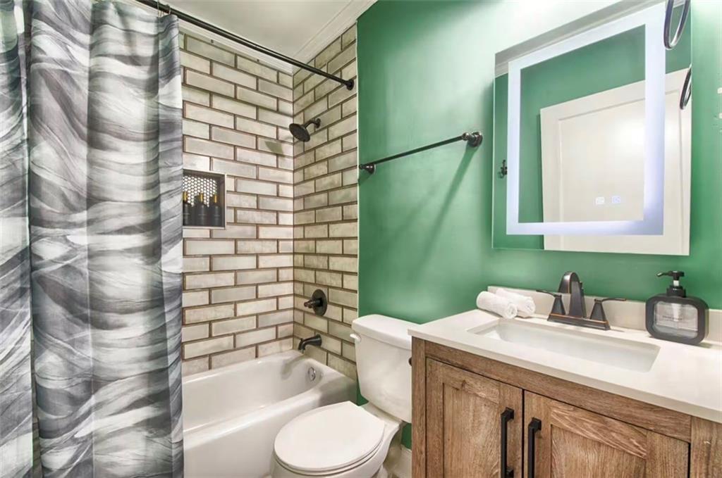 1225 Graymont Drive Southwest Atlanta, GA 30310 - Photo 4 of 16 Gallery Image 4