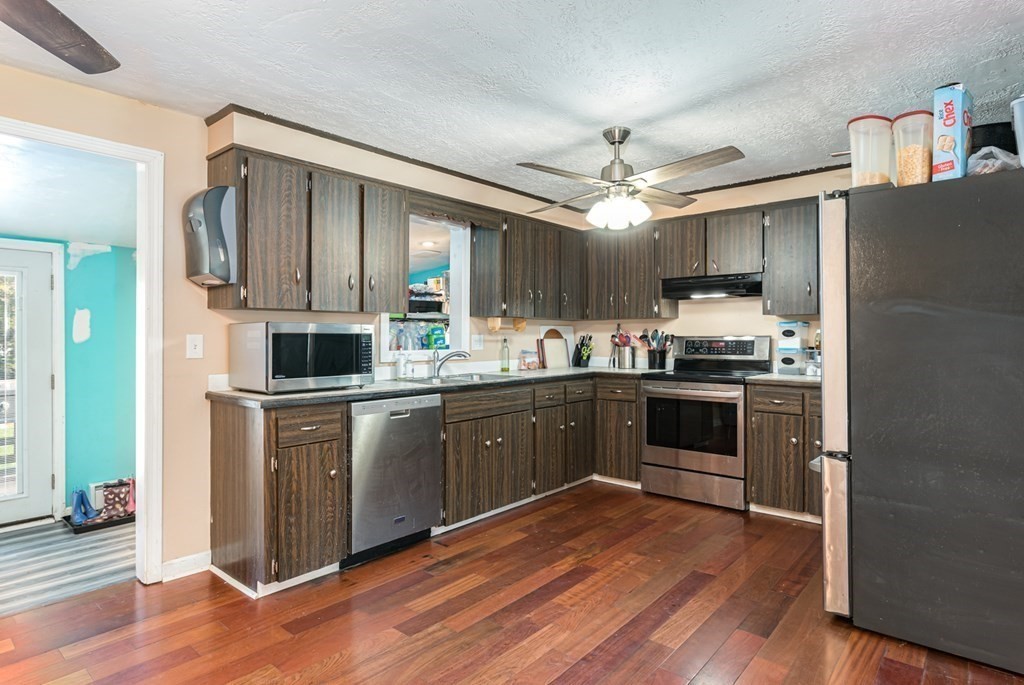 269 Charlton Road Spencer, MA 01562 - Photo 3 of 42 Gallery Image 3