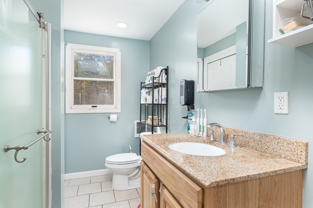 269 Charlton Road Spencer, MA 01562 - Photo 5 of 42 Gallery Image 5