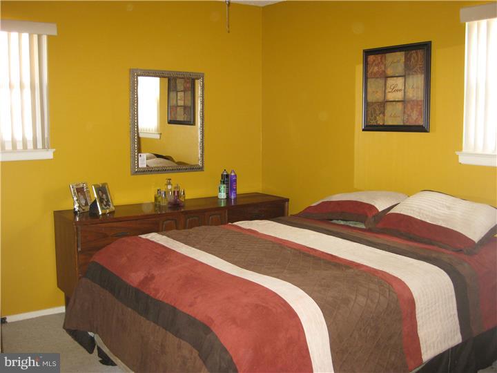 9 Glendon Road Hamilton, NJ 08610 - Photo 9 of 16 Bedroom - Main