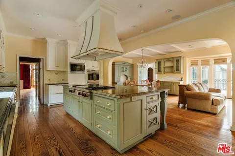 $17,800,000 | 1017 Ridgedale Drive, Beverly Hills, CA 90210