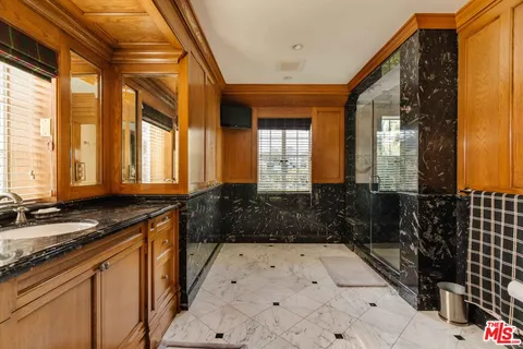 $17,800,000 | 1017 Ridgedale Drive, Beverly Hills, CA 90210