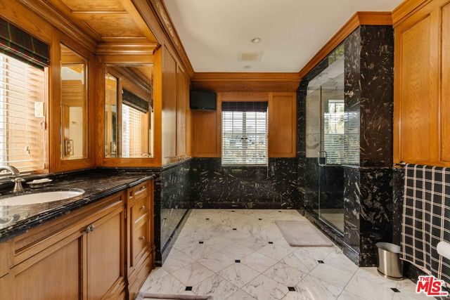 $17,800,000 | 1017 Ridgedale Drive, Beverly Hills, CA 90210