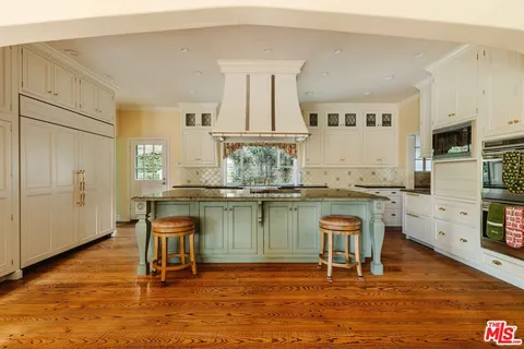 $17,800,000 | 1017 Ridgedale Drive, Beverly Hills, CA 90210