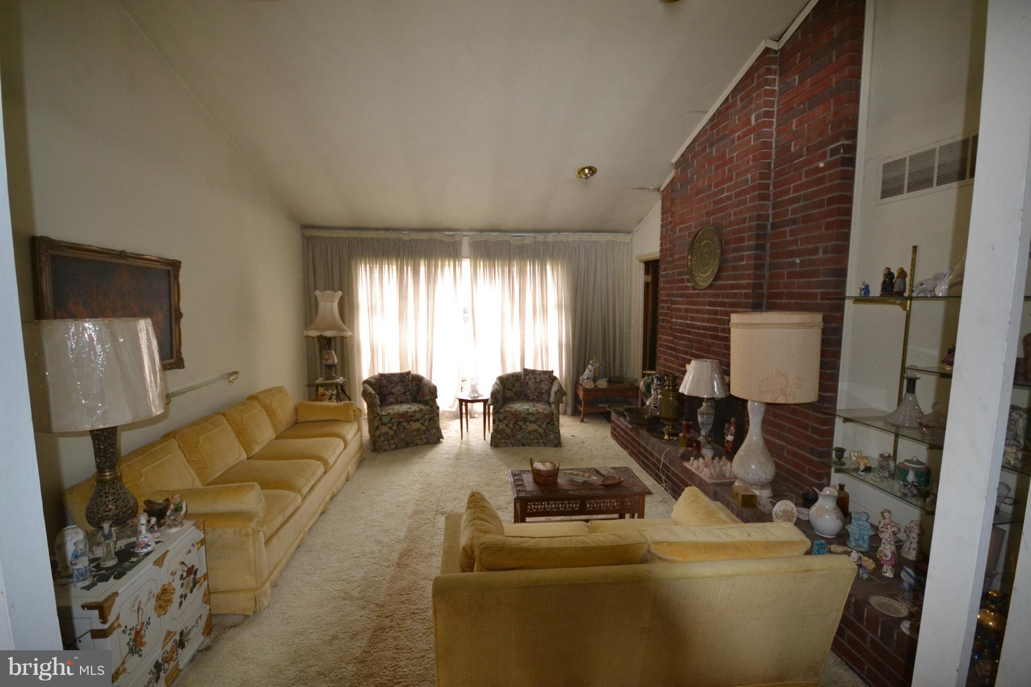 3107 Shelburne Road Baltimore, MD 21208 - Photo 5 of 24 Interior (General)