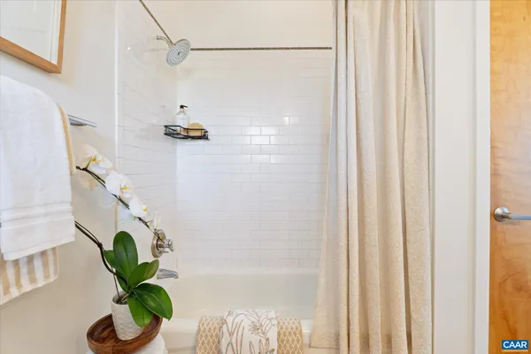 $869,000 | 202 Douglas Avenue, Unit 3D, Charlottesville, VA 22902