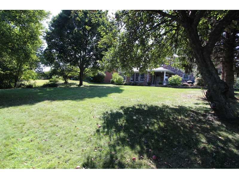 450 Herbst Manor Road Coraopolis, PA 15108 - Photo 12 of 19 Yard/Garden.