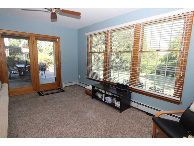 450 Herbst Manor Road Coraopolis, PA 15108 - Photo 8 of 19 Family Room.