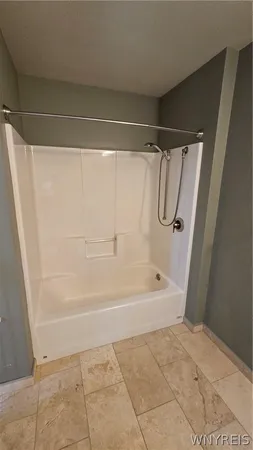 $1,700 | 2917 Main Street, Unit 202, Buffalo, NY 14214