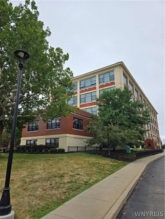 $1,700 | 2917 Main Street, Unit 202, Buffalo, NY 14214