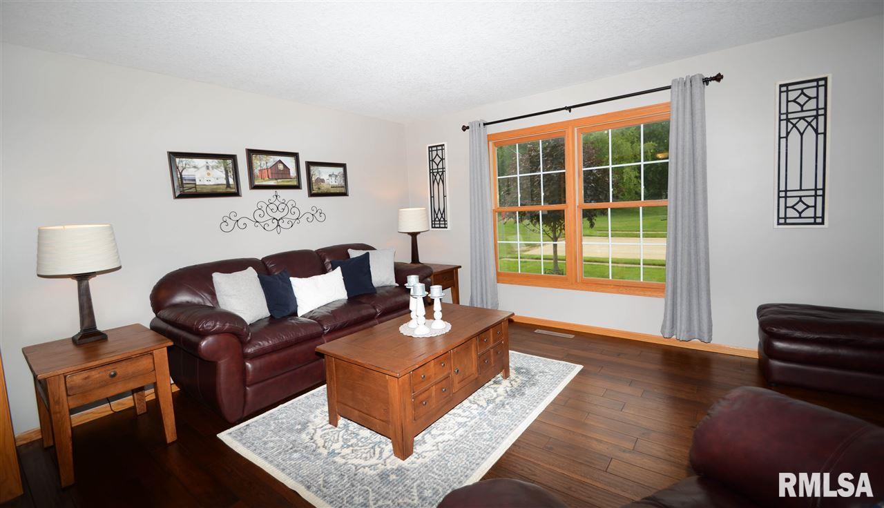 2114 Plum Tree Road Bettendorf, IA 52722 - Photo 11 of 21 Gallery Image 11
