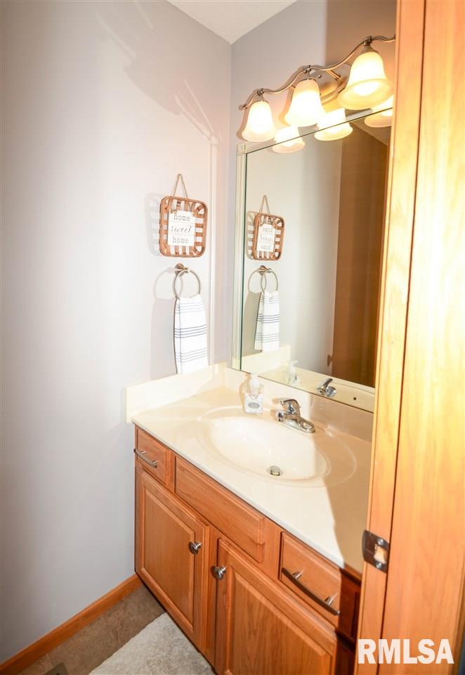 2114 Plum Tree Road Bettendorf, IA 52722 - Photo 12 of 21 Gallery Image 12
