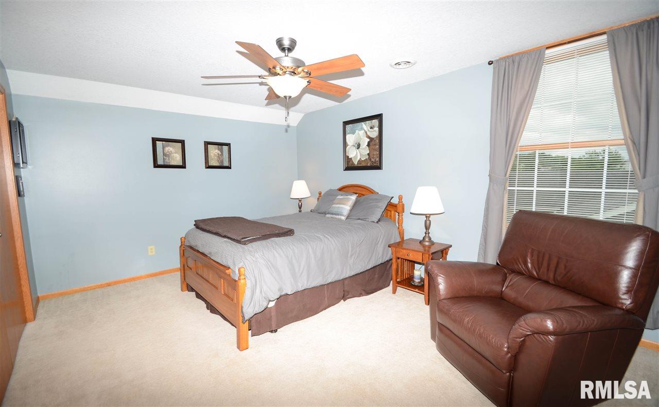 2114 Plum Tree Road Bettendorf, IA 52722 - Photo 18 of 21 Gallery Image 18