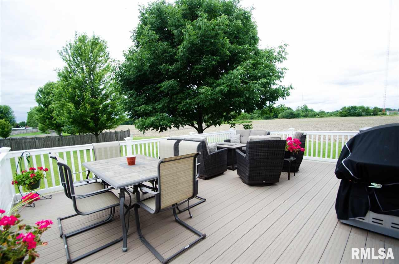 2114 Plum Tree Road Bettendorf, IA 52722 - Photo 3 of 21 Gallery Image 3