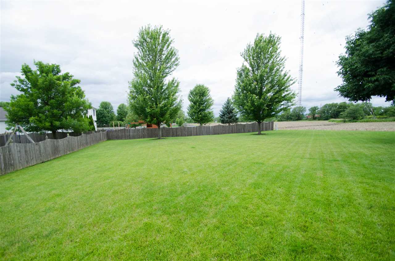 2114 Plum Tree Road Bettendorf, IA 52722 - Photo 4 of 21 Gallery Image 4