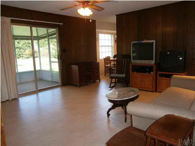 8253 Squire Road Pensacola, FL 32514 - Photo 4 of 18 Gallery Image 4