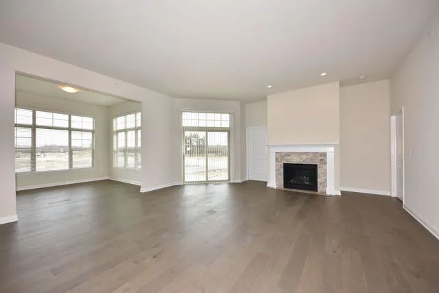 $669,999 | 433 Standing Stone Drive, Unit 1638, Waukesha, WI 53189