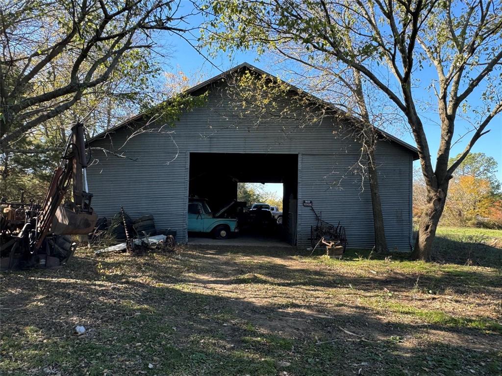 442076 West Bells Boulevard Bells, TX 75414 - Photo 3 of 8