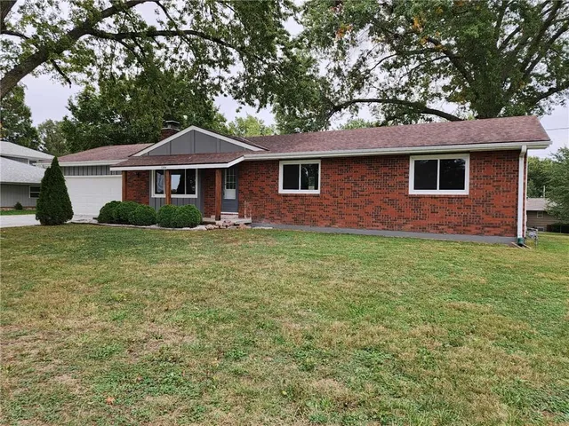 $272,500 | 5304 Frederick Avenue, St. Joseph, MO 64506