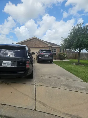 $2,200 | 5122 Windy Parke Lane, Rosenberg, TX 77469