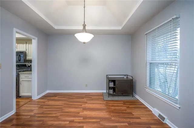 $375,000 | 7809 Long Avenue, Lenexa, KS 66216